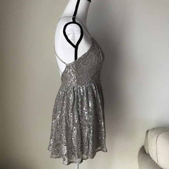 UO Kimchi Blue Victoria Lace Romper - Picture 6 of 7